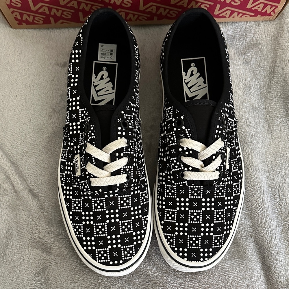 NWOT Vans Black & White Patterned Low-Top Sneakers